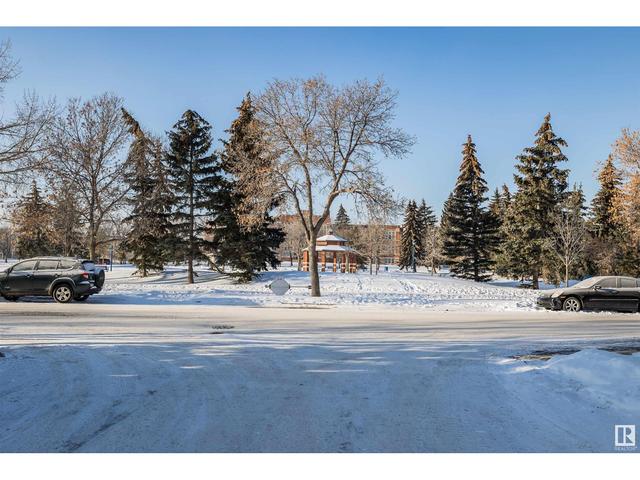 135 - 10909 106 St Nw Nw, House attached with 3 bedrooms, 1 bathrooms and 2 parking in Edmonton AB | Image 28