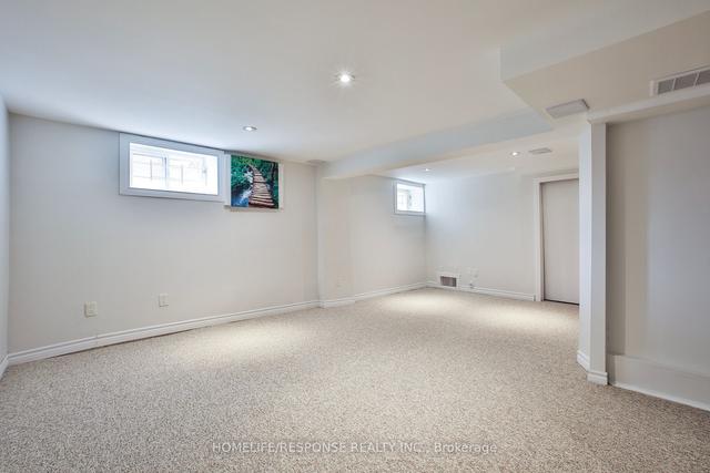 58 Peter St, House detached with 3 bedrooms, 2 bathrooms and 2 parking in Kitchener ON | Image 31