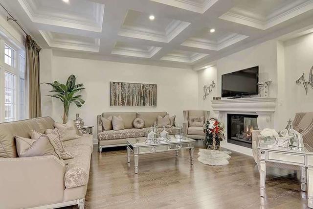 158 Hurst Ave, House detached with 4 bedrooms, 5 bathrooms and 6 parking in Vaughan ON | Image 3