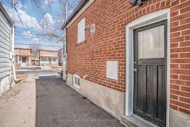 261 John St, House detached with 2 bedrooms, 2 bathrooms and 3 parking in Toronto ON | Image 17