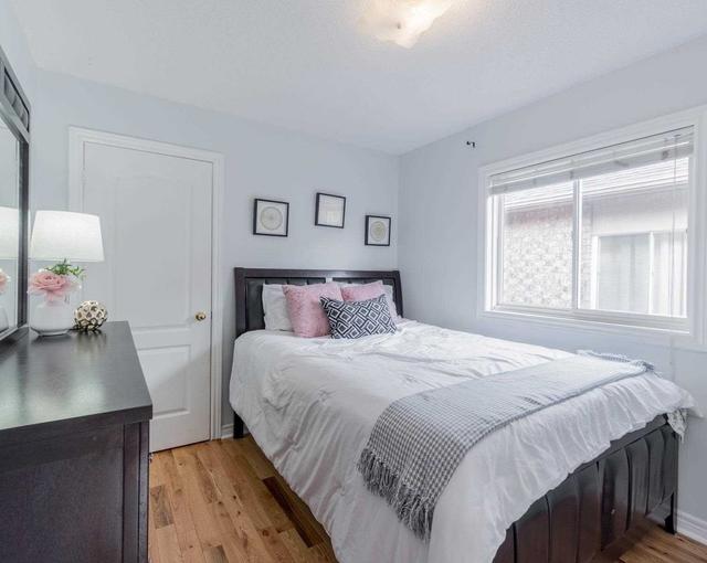 53 Red Hawk Rd, House semidetached with 3 bedrooms, 3 bathrooms and 3 parking in Toronto ON | Image 19