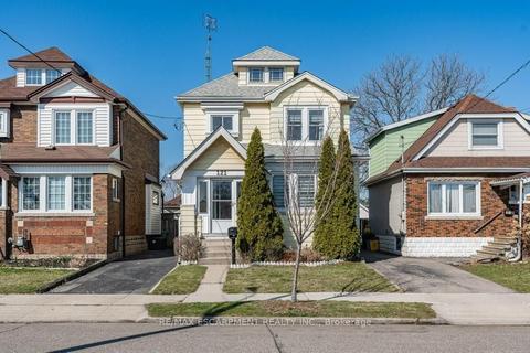 121 Tragina Ave N, House detached with 3 bedrooms, 2 bathrooms and 1 parking in Hamilton ON | Card Image