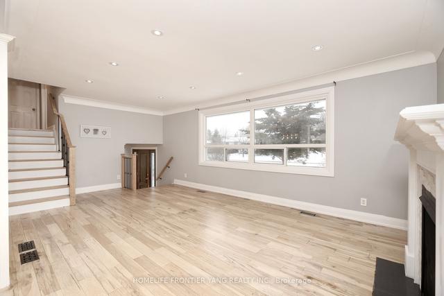 425 Walker's Line, House detached with 3 bedrooms, 3 bathrooms and 5 parking in Burlington ON | Image 3