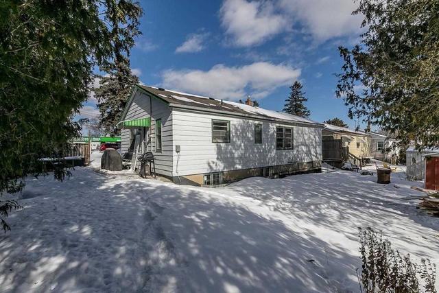 98 Eagle St, House detached with 2 bedrooms, 1 bathrooms and 7 parking in Newmarket ON | Image 10