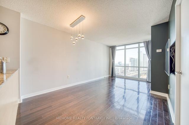 2302 - 11 Brunel Crt, Condo with 1 bedrooms, 1 bathrooms and 1 parking in Toronto ON | Image 4