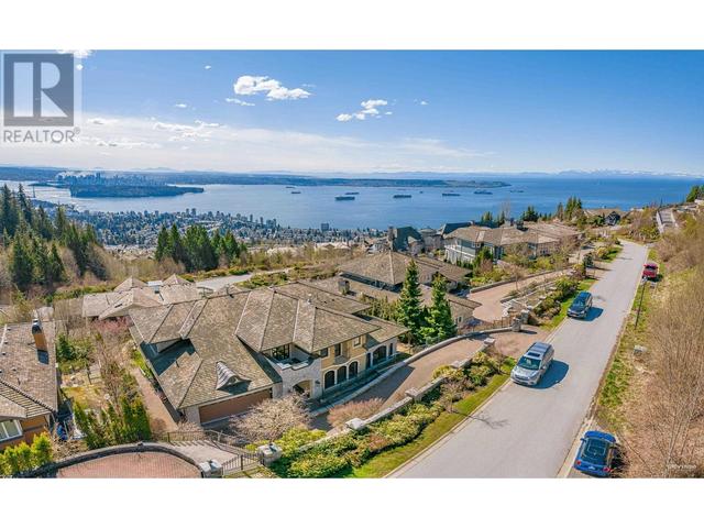 2336 Kadlec Court, House detached with 7 bedrooms, 7 bathrooms and 4 parking in West Vancouver BC | Image 34