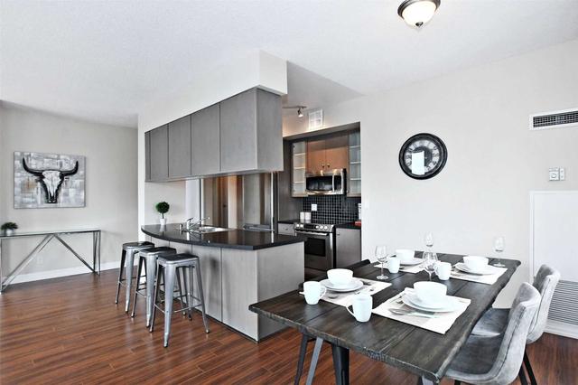 906 - 70 Alexander St, Condo with 2 bedrooms, 2 bathrooms and 1 parking in Toronto ON | Image 25