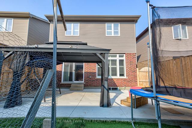 14 Willowrun Dr, House detached with 4 bedrooms, 3 bathrooms and 3 parking in Kitchener ON | Image 25