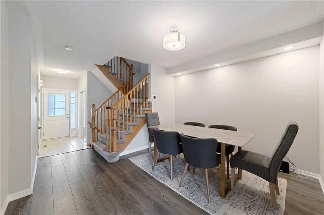 809 Stark Circ, House attached with 3 bedrooms, 3 bathrooms and 3 parking in Milton ON | Image 9