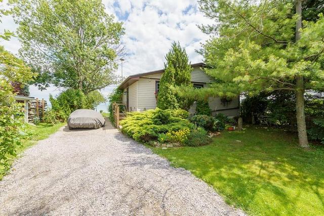 862 South Coast Drive, House detached with 2 bedrooms, 1 bathrooms and 4 parking in Haldimand County ON | Image 1