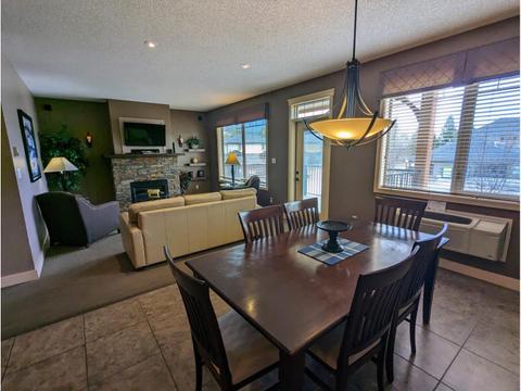 521 - 500 Bighorn Boulevard, Condo with 3 bedrooms, 2 bathrooms and null parking in Radium Hot Springs BC | Card Image