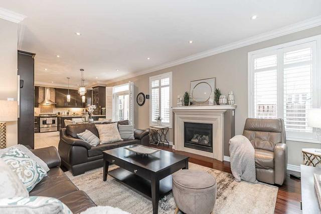 82 Valle Ave, House detached with 4 bedrooms, 5 bathrooms and 4 parking in Vaughan ON | Image 3