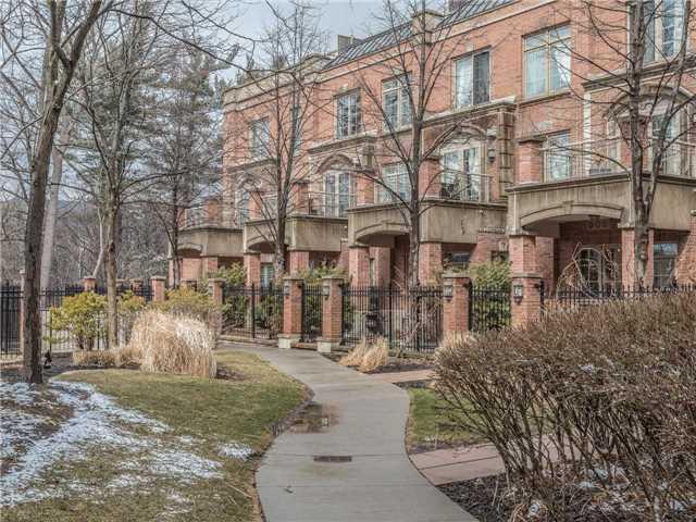 Th15 - 20 Burkebrook Pl, Townhouse with 3 bedrooms, 3 bathrooms and 2 parking in Toronto ON | Image 1