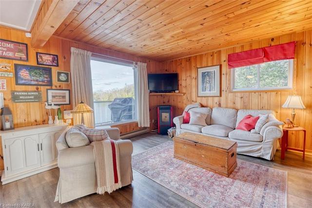 1043d Big Clear Lane, House detached with 5 bedrooms, 1 bathrooms and 1 parking in Central Frontenac ON | Image 3