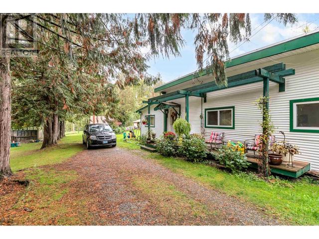 10543 277 Street, House detached with 2 bedrooms, 2 bathrooms and 20 parking in Maple Ridge BC | Image 5