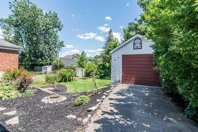 365 Leslie St, House detached with 3 bedrooms, 2 bathrooms and 4 parking in Oshawa ON | Image 5