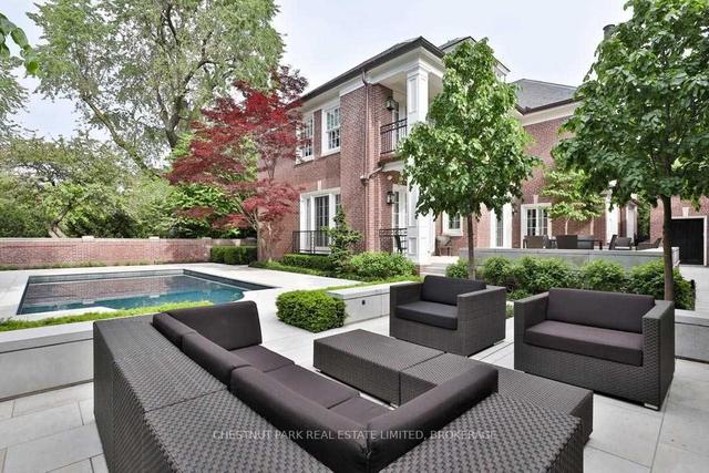 2 Castle Frank Rd, House detached with 7 bedrooms, 9 bathrooms and 6 parking in Toronto ON | Image 9