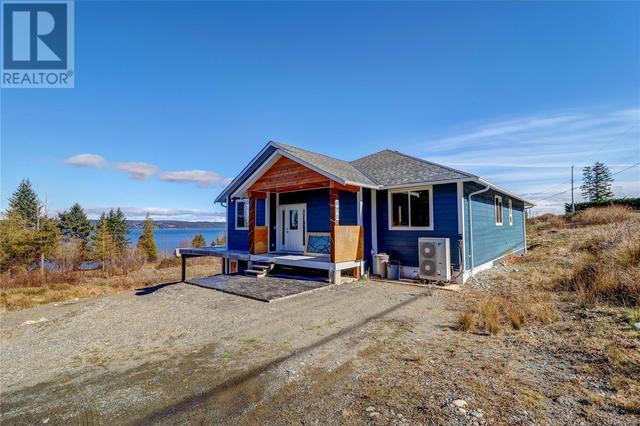 850 Lanqvist Rd, House detached with 3 bedrooms, 2 bathrooms and 6 parking in Mount Waddington C BC | Image 2