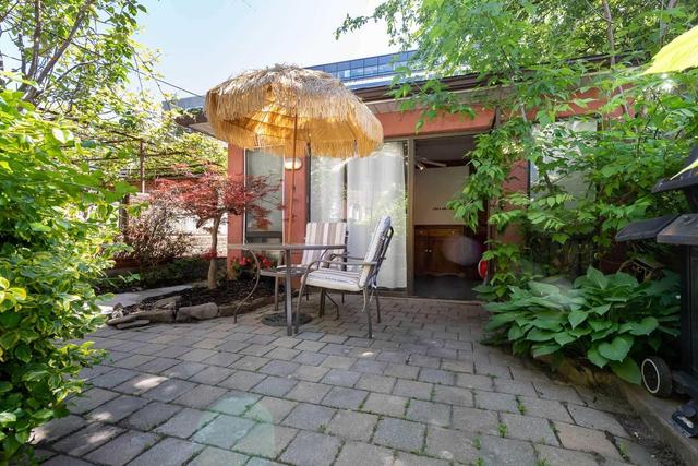 261 Markham St, House detached with 5 bedrooms, 3 bathrooms and 2 parking in Toronto ON | Image 18