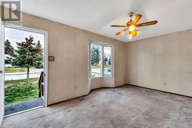 9605 Hillcrest Drive, House detached with 2 bedrooms, 1 bathrooms and 2 parking in Grande Prairie AB | Image 4
