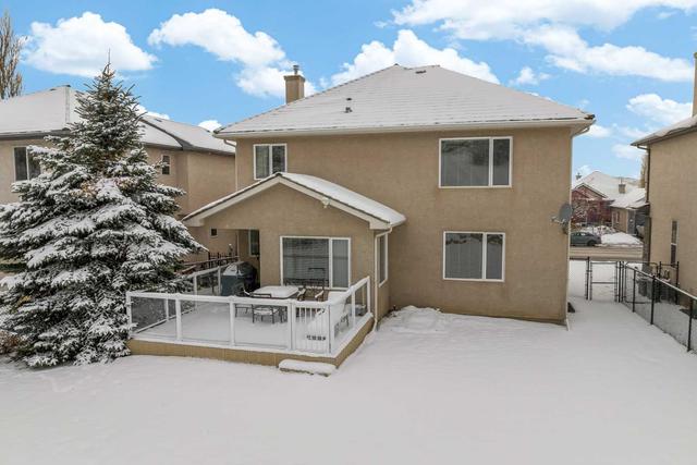 3119 Signal Hill Drive Sw, House detached with 3 bedrooms, 3 bathrooms and 4 parking in Calgary AB | Image 38