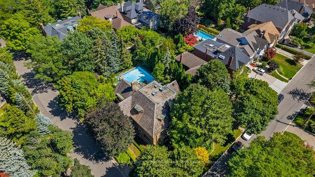 23 Dewbourne Ave, House detached with 7 bedrooms, 8 bathrooms and 4 parking in Toronto ON | Image 12