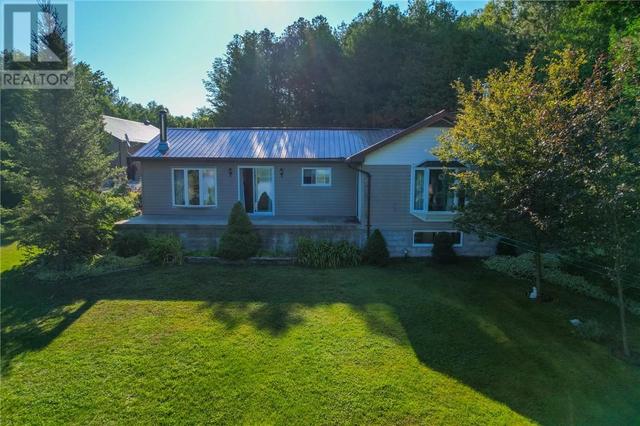 75 Holmes Street, House detached with 3 bedrooms, 1 bathrooms and null parking in Central Manitoulin ON | Image 7