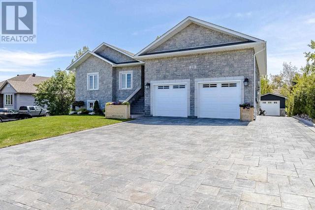 29 Parkview Ct, House detached with 5 bedrooms, 3 bathrooms and null parking in Sault Ste. Marie ON | Card Image