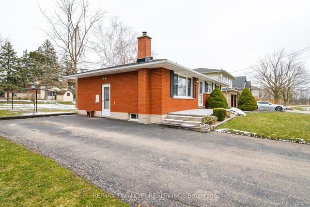 51 Christian St, House detached with 3 bedrooms, 2 bathrooms and 4 parking in Wilmot ON | Image 8