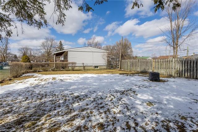 906 St. Mary's Street, House detached with 2 bedrooms, 1 bathrooms and null parking in Peterborough ON | Image 46