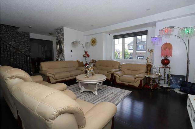 180 Iribelle Ave, House detached with 4 bedrooms, 3 bathrooms and 4 parking in Oshawa ON | Image 10