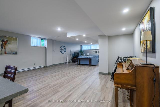 2 Mowat Ave, Condo with 1 bedrooms, 1 bathrooms and 1 parking in Kingston ON | Image 19