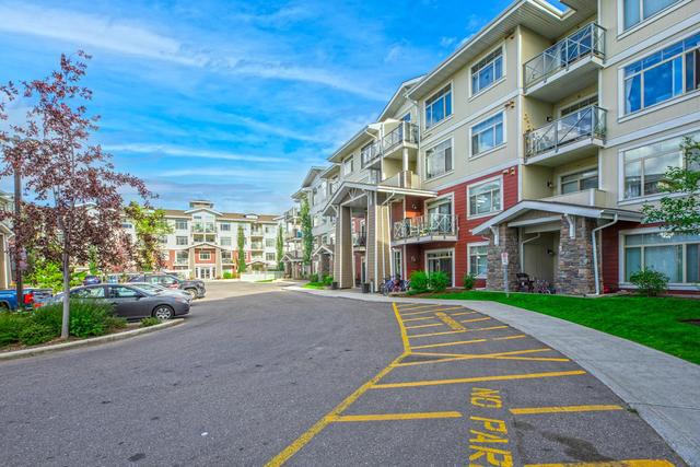106 - 16 Auburn Bay Link Se, Condo with 2 bedrooms, 2 bathrooms and 1 parking in Calgary AB | Image 3
