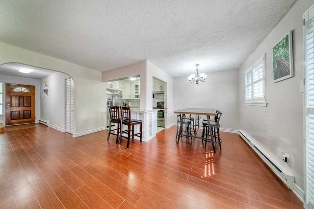 88 Porterfield Cres, Townhouse with 3 bedrooms, 2 bathrooms and 2 parking in Markham ON | Image 5