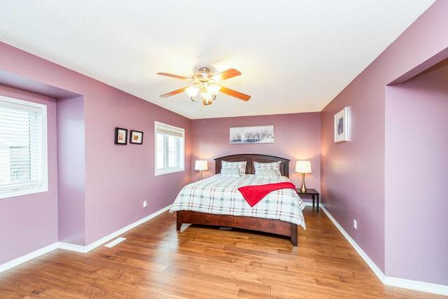 617 Lumberton Cres, House attached with 3 bedrooms, 3 bathrooms and 3 parking in Mississauga ON | Image 10