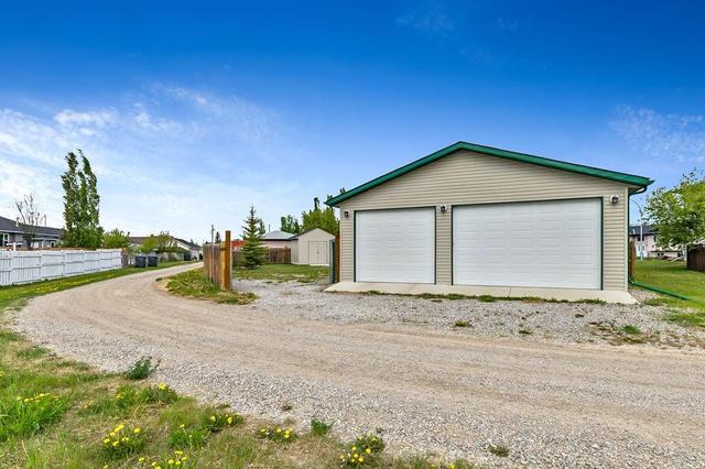 13 Scot Close, House detached with 2 bedrooms, 1 bathrooms and 4 parking in Foothills County AB | Image 35