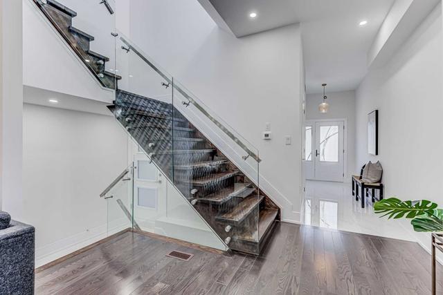 17 Emmott Ave, House semidetached with 4 bedrooms, 5 bathrooms and 2 parking in Toronto ON | Image 7