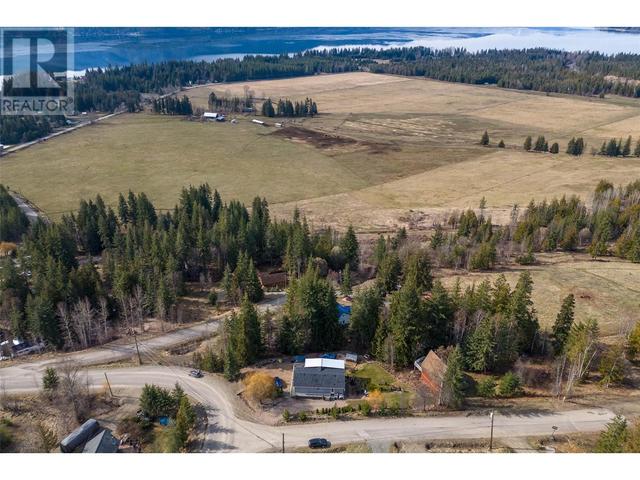 2715 Fraser Road, House other with 3 bedrooms, 3 bathrooms and 6 parking in Columbia Shuswap F BC | Image 44