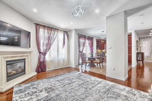 15 Lourakis St, House detached with 4 bedrooms, 5 bathrooms and 6 parking in Richmond Hill ON | Image 8