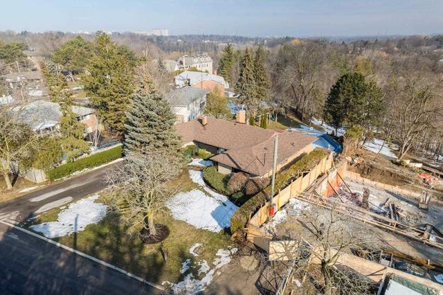 74 Forest Grove Dr, House detached with 3 bedrooms, 3 bathrooms and 8 parking in Toronto ON | Image 12