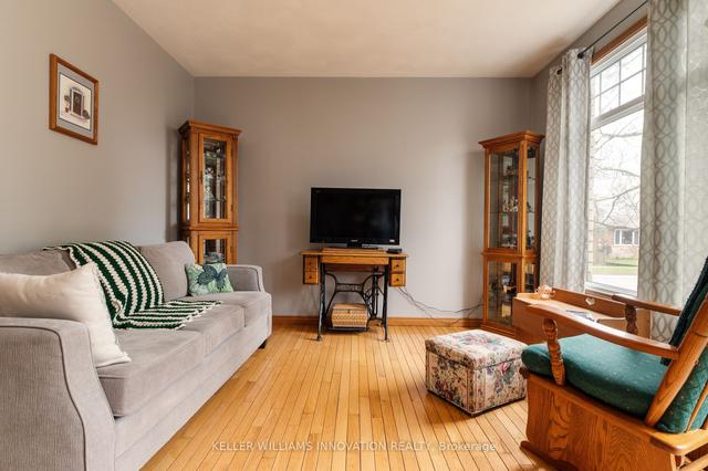 a - 67 Silver St, Townhouse with 3 bedrooms, 2 bathrooms and 2 parking in Brant ON | Image 7