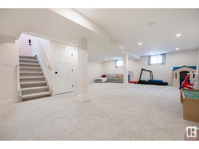 8803 65 Av Nw, House detached with 4 bedrooms, 3 bathrooms and 6 parking in Edmonton AB | Image 37