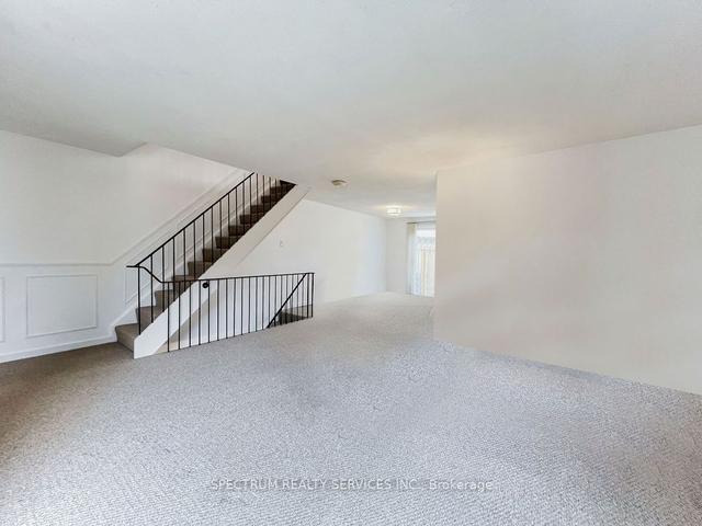 139 Torresdale Ave, Townhouse with 3 bedrooms, 2 bathrooms and 2 parking in Toronto ON | Image 4