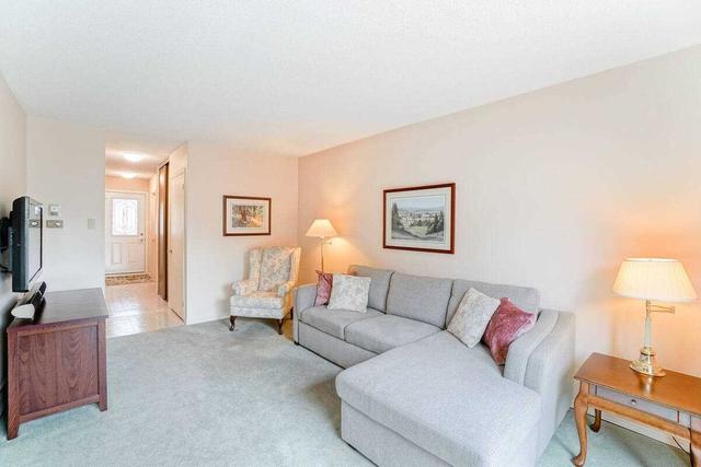 27 Huntsville St, Townhouse with 3 bedrooms, 2 bathrooms and 3 parking in Hamilton ON | Image 17