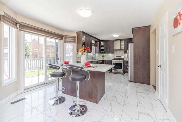 9 Cox Cres, House detached with 4 bedrooms, 3 bathrooms and 8 parking in Brampton ON | Image 13