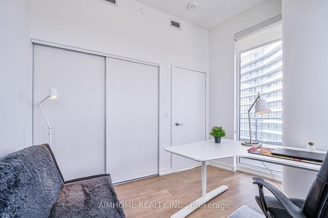 3208 - 117 Mcmahon Dr, Condo with 2 bedrooms, 2 bathrooms and 1 parking in Toronto ON | Image 21
