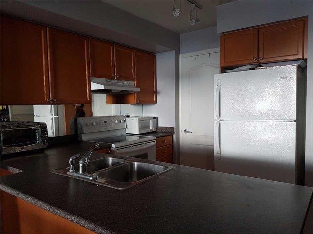 1004 - 1 Elm Dr, Condo with 1 bedrooms, 2 bathrooms and 1 parking in Mississauga ON | Image 6