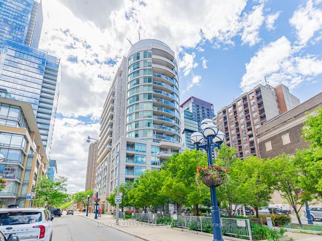 1301 - 8 Scollard St, Condo with 1 bedrooms, 1 bathrooms and 0 parking in Toronto ON | Image 1