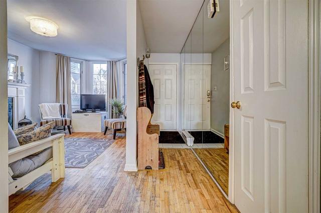 327 Wellesley St E, House detached with 6 bedrooms, 4 bathrooms and 2 parking in Toronto ON | Image 16