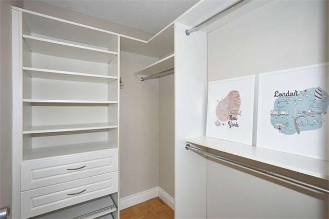 1002 - 250 Scarlett Rd, Condo with 2 bedrooms, 1 bathrooms and 1 parking in Toronto ON | Image 11
